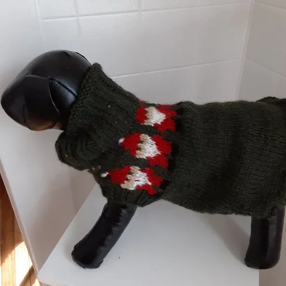 Green santa dog sweater size small for dogs. - Picture 2 of 8